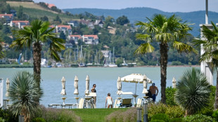 La main d'Orban sur la "mer hongroise", destination estivale pris&eacute;e
