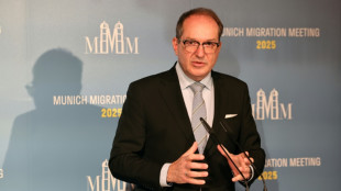 R&uuml;ckkehrzentren in Drittstaaten: Dobrindt weist auf rechtliche H&uuml;rden hin