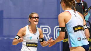 Hilfe f&uuml;r Ukrainer: Beachvolleyballer spielen in D&uuml;sseldorf
