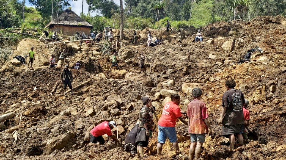 Pap&uacute;a Nueva Guinea suspende b&uacute;squeda de cuerpos en sitio de deslizamiento
