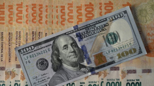 C&acirc;mbio informal dispara na Argentina em meio a negocia&ccedil;&atilde;o com FMI