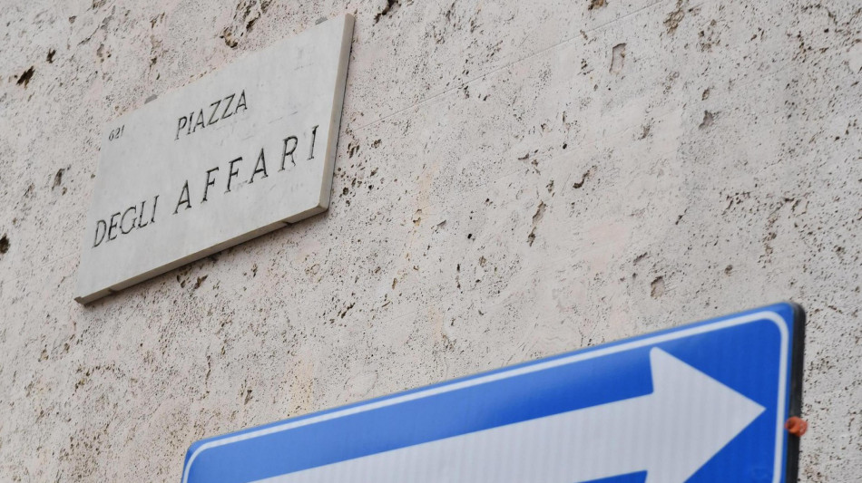 Borsa: Europa in rialzo, effetto superdollaro, Milano +0,65%