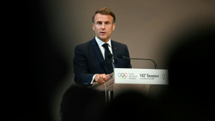 Macron va pr&eacute;ciser sa "tr&ecirc;ve politique" et r&eacute;agir &agrave; la candidature surprise de la gauche pour Matignon