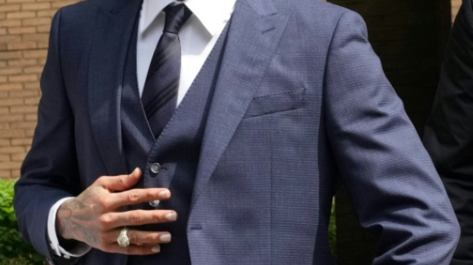 Chris Brown se declara inocente em processo de agress&atilde;o em boate