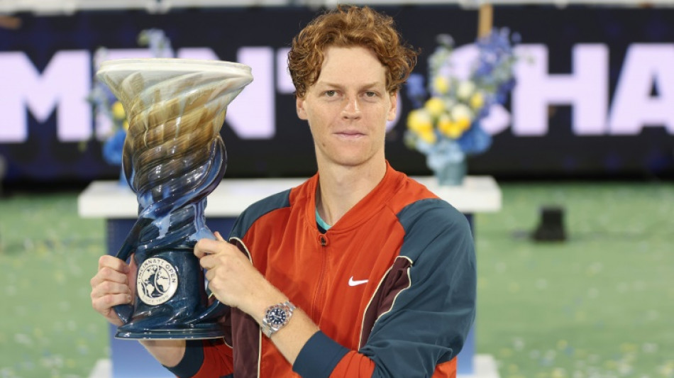 Sinner abre dist&acirc;ncia no topo do ranking da ATP; Alcaraz e Zverev amea&ccedil;am Djokovic