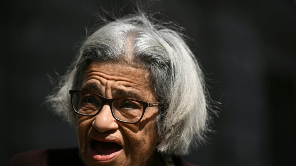 La madre de un opositor egipcio-británico detenido acaba su huelga de hambre