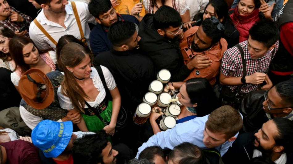 Apertura de la Fiesta de la Cerveza en M&uacute;nich tras dos a&ntilde;os de abstinencia