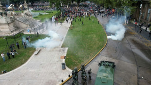 Nueva marcha de jubilados en Argentina desaf&iacute;a al gobierno con m&aacute;s apoyos