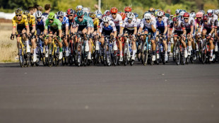 Sam Bennett (Bora) gana al esprint la segunda etapa de la Vuelta, Teunissen nuevo l&iacute;der