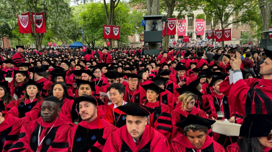 Harvard celebra su ceremonia de graduaci&oacute;n empa&ntilde;ada por amenazas de Trump