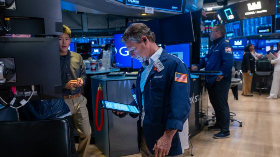 Fed mant&eacute;m juros e rebaixa progn&oacute;stico para a economia dos EUA