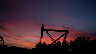 Petrolio in calo, il Wti a 60,7 dollari al barile