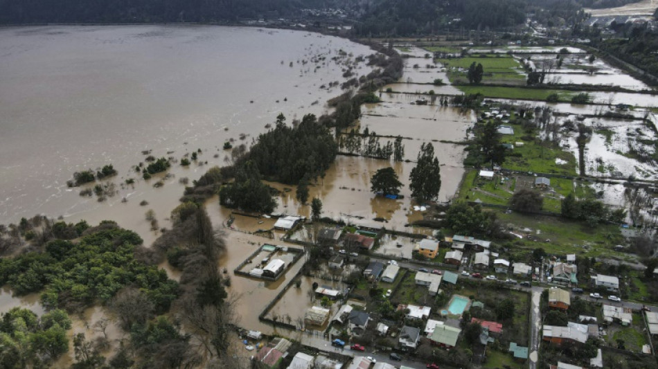Inondations au Chili: deux morts et des milliers d'&eacute;vacu&eacute;s 