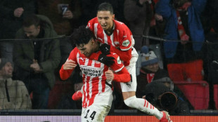PSV acaba com invencibilidade do l&iacute;der Liverpool na Champions (3 a 2) e avan&ccedil;a