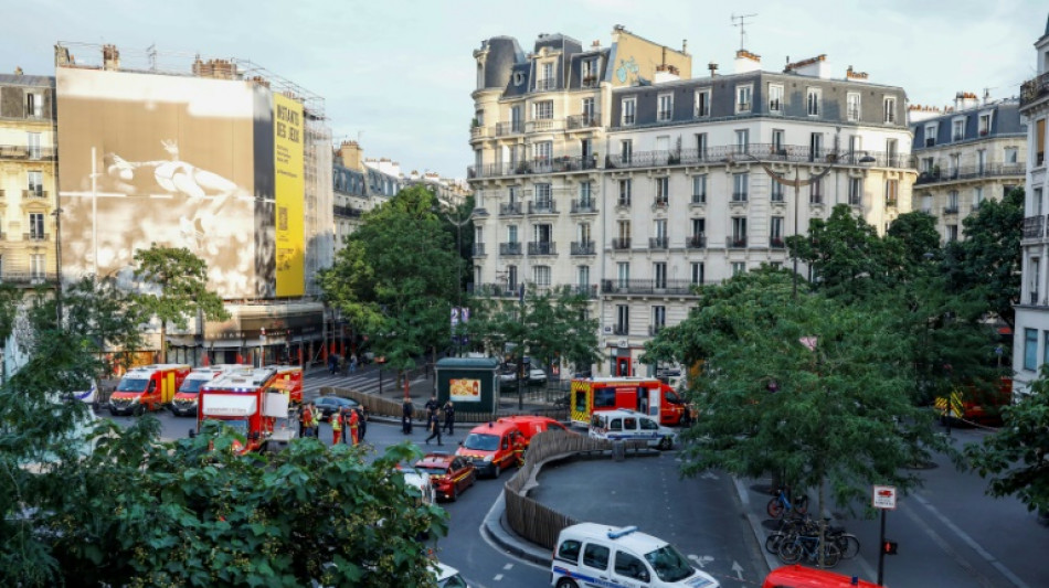 La embestida de un veh&iacute;culo contra una terraza en Par&iacute;s "podr&iacute;a ser intencional", seg&uacute;n la fiscal&iacute;a