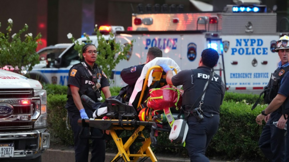 Tiroteo en Nueva York deja al menos cuatro muertos, incluido un polic&iacute;a