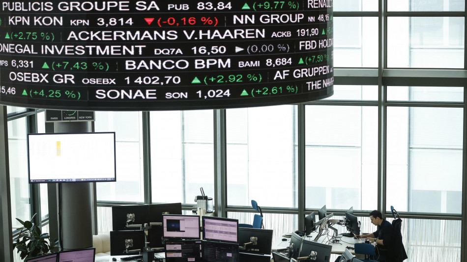 Borsa: Milano in rialzo (+0,13%) con Azimut