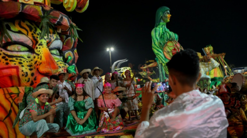 Festival de Parintins anima milhares com seu colorido tradicional na Amaz&ocirc;nia