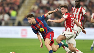 Com 2 gols de Raphinha, Bar&ccedil;a goleia Athletic Bilbao (5-0) e vai &agrave; final da Supercopa da Espanha