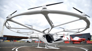 Los taxis voladores empiezan a despegar en el sal&oacute;n aeron&aacute;utico de Francia