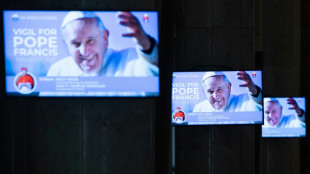 Papa tem 'leve melhora' em seu estado de sa&uacute;de no s&eacute;timo dia de hospitaliza&ccedil;&atilde;o