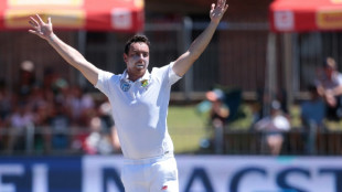 Abbott hat-trick helps title-chasers Hampshire beat Gloucestershire