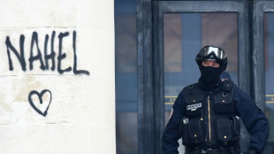 Fundo arrecada &euro; 1 milh&atilde;o para ajudar policial que baleou jovem na Fran&ccedil;a